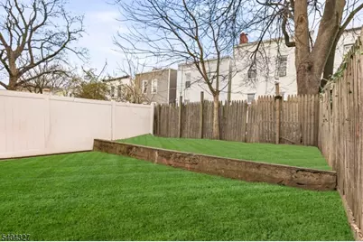 221 Wilkinson Ave, Jersey City, NJ 07305 - Photo 45