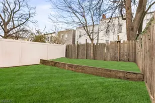 221 Wilkinson Ave, Jersey City, NJ 07305 - Photo 45