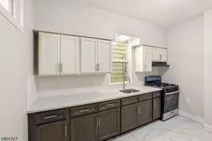 221 Wilkinson Ave, Jersey City, NJ 07305 - Photo 21