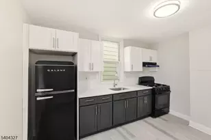 221 Wilkinson Ave, Jersey City, NJ 07305 - Photo 41