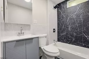 221 Wilkinson Ave, Jersey City, NJ 07305 - Photo 25