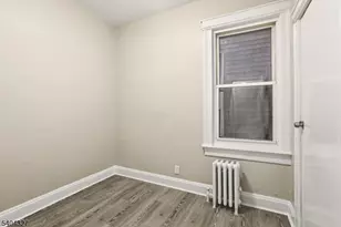 221 Wilkinson Ave, Jersey City, NJ 07305 - Photo 39