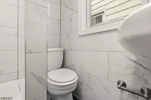 221 Wilkinson Ave, Jersey City, NJ 07305 - Photo 29