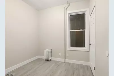 221 Wilkinson Ave, Jersey City, NJ 07305 - Photo 17