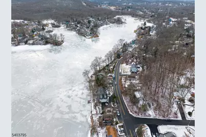 45 W Shawnee Trl, Jefferson Township, NJ 07885 - Photo 9