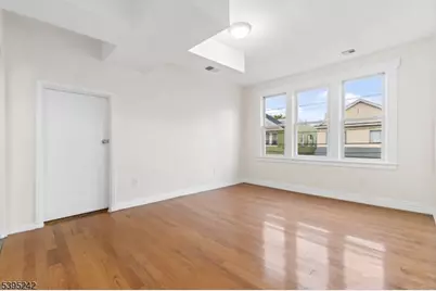 366 Badger Ave, Newark, NJ 07112 - Photo 11