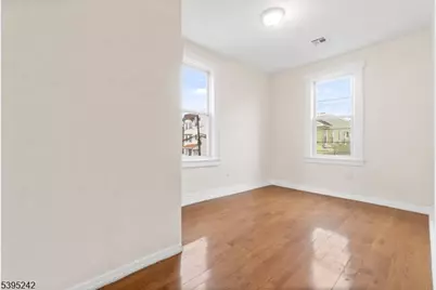 366 Badger Ave, Newark, NJ 07112 - Photo 5