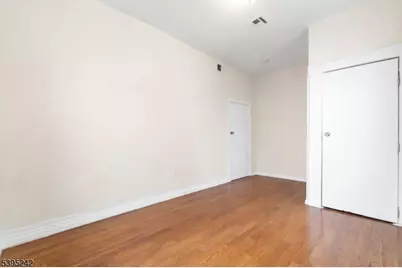 366 Badger Ave, Newark, NJ 07112 - Photo 7