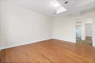 366 Badger Ave, Newark, NJ 07112 - Photo 9