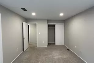 129 Hampton Ct, Franklin Township, NJ 08873 - Photo 11