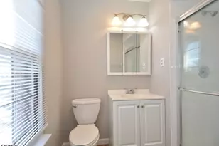 129 Hampton Ct, Franklin Township, NJ 08873 - Photo 21