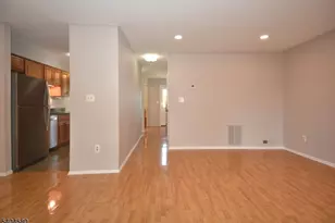 129 Hampton Ct, Franklin Township, NJ 08873 - Photo 13