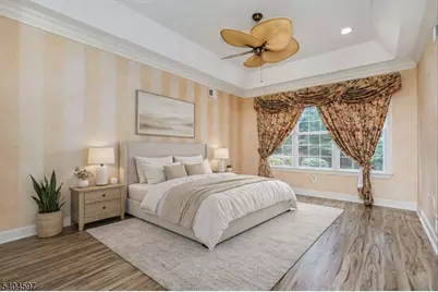 35 Hancock Pl, Franklin Township, NJ 08873 - Photo 9