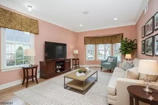 35 Hancock Pl, Franklin Township, NJ 08873 - Photo 7