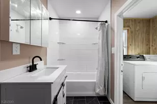 110 Mine St, Raritan Township, NJ 08822 - Photo 13