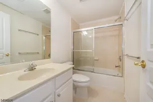 136 Hickory Hill Blvd, Totowa, NJ 07512 - Photo 17