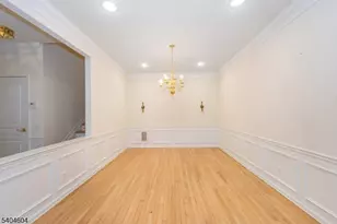 136 Hickory Hill Blvd, Totowa, NJ 07512 - Photo 7