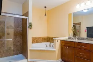 319 Regency Pl, Woodbridge Township, NJ 07095 - Photo 11