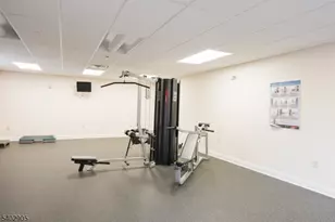 319 Regency Pl, Woodbridge Township, NJ 07095 - Photo 23