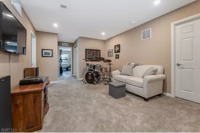 12 Barnett Road, Raritan Township, NJ 08822 - Photo 23