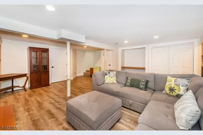 44 Littlewood Ct, Wayne Twp., NJ 07470 - Photo 15