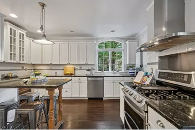 386 Park St, Montclair, NJ 07043 - Photo 17