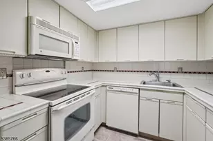 38 Moonachie Rd, Hackensack, NJ 07601 - Photo 7