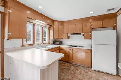 211 Reaville Rd, Raritan Township, NJ 08822 - Photo 15