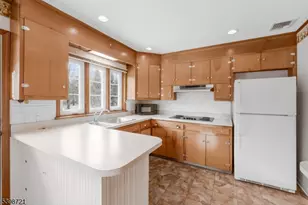 211 Reaville Rd, Raritan Township, NJ 08822 - Photo 15