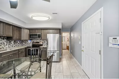 31 Fairmount Ave, Hackensack, NJ 07601 - Photo 9