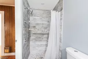 354 Hayward St, Orange, NJ 07050 - Photo 11