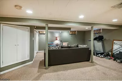 2 Eden Pl, Wayne, NJ 07470 - Photo 31