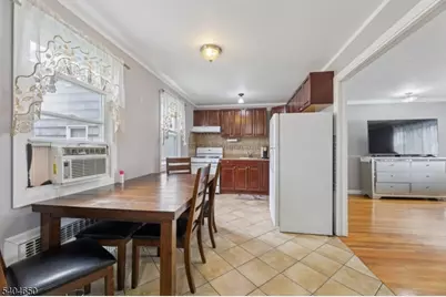 391 Avenue E, Bayonne, NJ 07002 - Photo 25