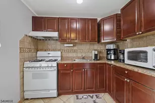 391 Ave E, Bayonne, NJ 07002 - Photo 23