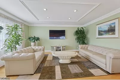 391 Avenue E, Bayonne, NJ 07002 - Photo 3