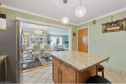 391 Avenue E, Bayonne, NJ 07002 - Photo 17