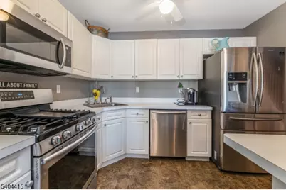 10 Penny Ln, Raritan Township, NJ 08822 - Photo 15