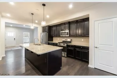 28 Trailwood Dr, Mount Arlington, NJ 07856 - Photo 3