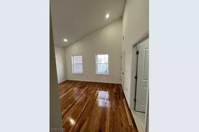 121 Osborne Ter, Newark, NJ 07108 - Photo 9