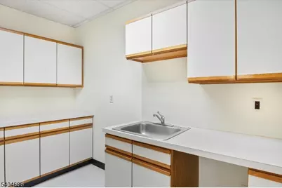 140 Littleton Rd, Parsippany, NJ 07054 - Photo 13