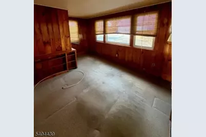 136 Roosevelt Ave, Clifton, NJ 07011 - Photo 9