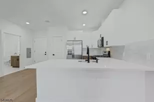 255 Ridge Rd, Lyndhurst Township, NJ 07071 - Photo 9