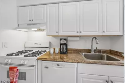 605 Grove St #16, Clifton, NJ 07013 - Photo 17