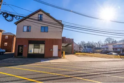 9 W Stimpson Ave, Linden, NJ 07036 - Photo 3