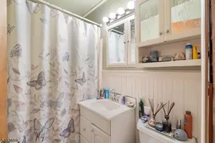 81 Larch St, Woodbridge Township, NJ 07064 - Photo 13