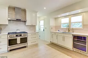 213 Haroldson Pl, Pompton Lakes, NJ 07442 - Photo 13