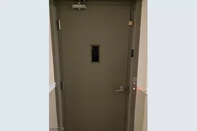 9 Pomona #2c, Newark, NJ 07112 - Photo 7