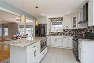 2201 Timber Ridge Ct, Sayreville Boro, NJ 08859 - Photo 5