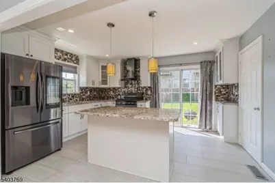 2201 Timber Ridge Ct, Sayreville Boro, NJ 08859 - Photo 3