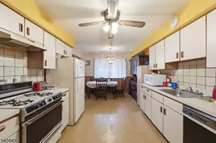 307 Edison Glen Terrace, Edison, NJ 08837 - Photo 5